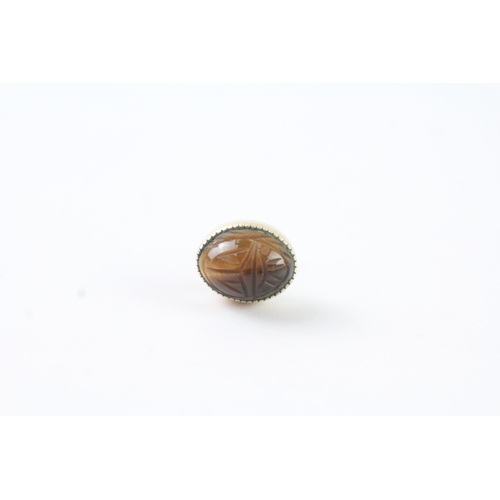 59 - 9ct gold carved tiger-eye stud earrings (2.2g)