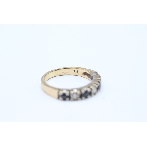 7 - 9ct gold vintage sapphire & diamond half eternity ring (3.9g) Size P