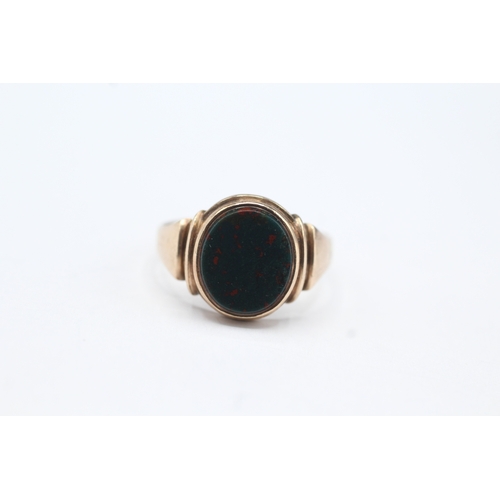 84 - 9ct rose gold bloodstone signet ring (3.9g) Size O