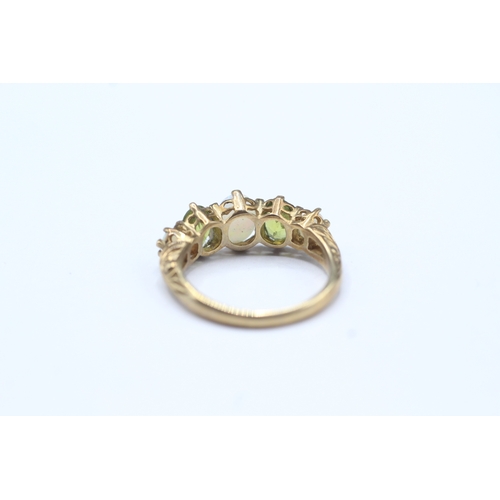 89 - 9ct gold opal & peridot five stone dress ring (2.8g) Size M