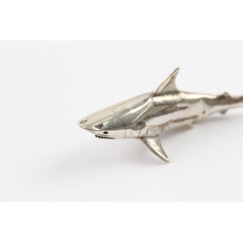 325 - Vintage Stamped .925 Sterling Silver Novelty shark Ornament (21g)