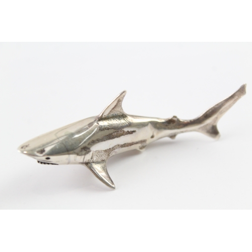 325 - Vintage Stamped .925 Sterling Silver Novelty shark Ornament (21g)