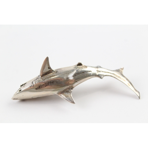 325 - Vintage Stamped .925 Sterling Silver Novelty shark Ornament (21g)