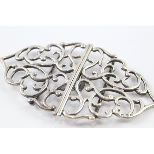 364 - Antique Victorian 1898 Chester Sterling Silver Ladies Vanity Belt Buckle (48g)