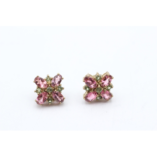 108 - 9ct gold green & purple gemstone cluster stud earrings (2.6g)