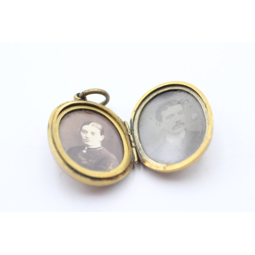 109 - 9ct gold back & front locket (7.6g)