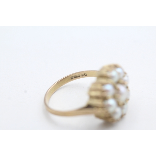 112 - 9ct gold cultured pearl cluster dress ring (4.1g) Size M