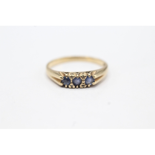 123 - 9ct gold sapphire & diamond trilogy dress ring (2.3g)