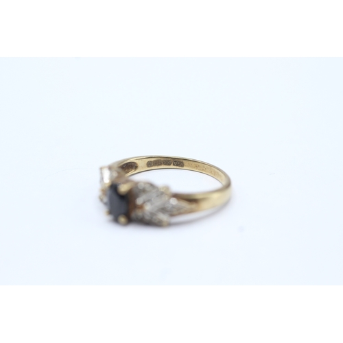 130 - 9ct gold sapphire & diamond dress ring (2.6g)