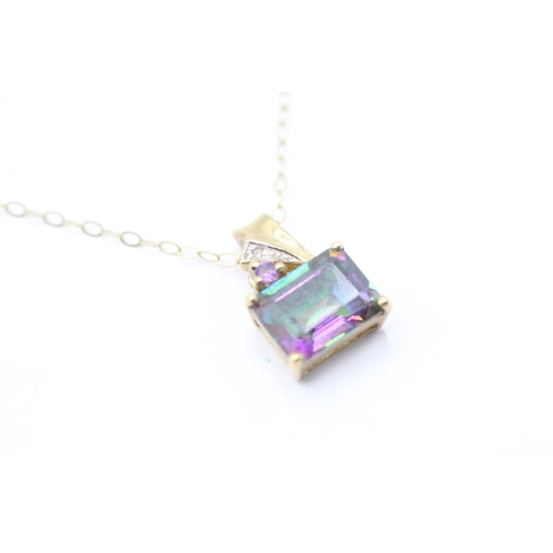 205 - 9ct gold mystic topaz 7 diamond pendant necklace (2g)