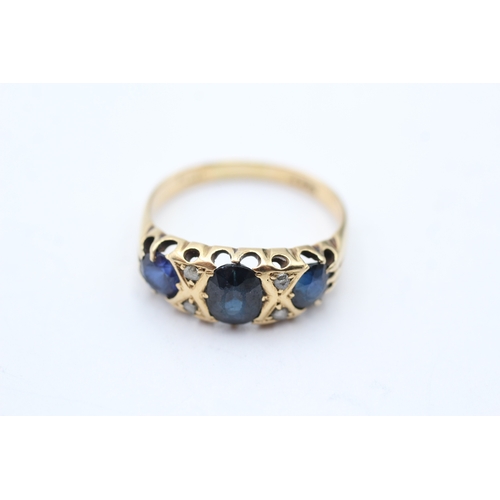 214 - 18ct gold vintage sapphire & diamond dress ring (4.9g) Size S 1/2