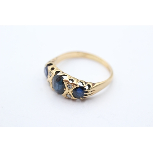 214 - 18ct gold vintage sapphire & diamond dress ring (4.9g) Size S 1/2