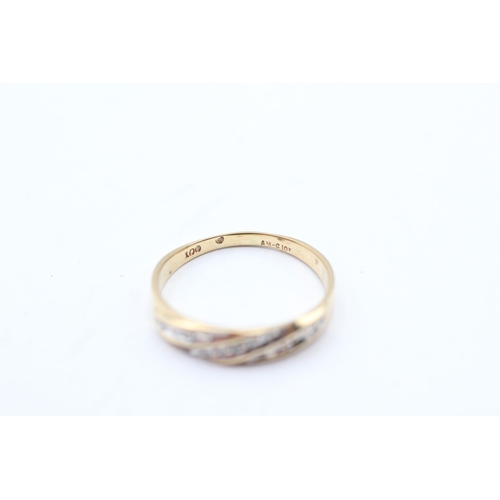 221 - 9ct gold diamond half eternity ring (2g) Size P