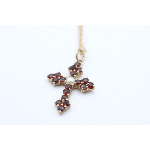 23 - 9ct gold garnet & split pearl cross pendant necklace (2.2g)