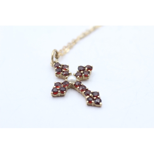 23 - 9ct gold garnet & split pearl cross pendant necklace (2.2g)