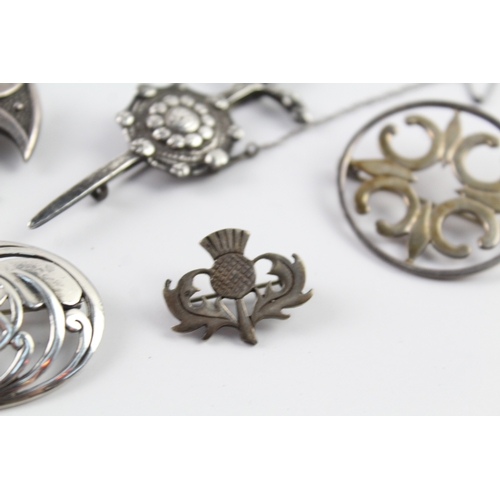 302 - Collection of Sterling Silver Scottish Brooches inc. Malcolm Gray x 5 52g