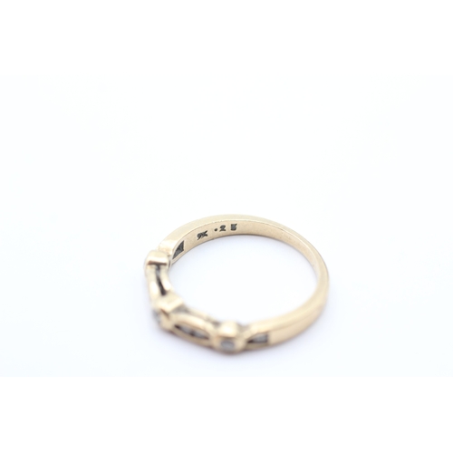 31 - 9ct gold diamond half eternity ring (2.5g) Size N