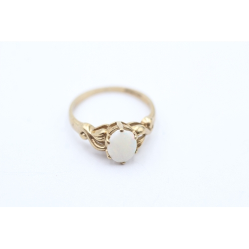 65 - 9ct gold opal solitaire dress ring (2.1g) Size N