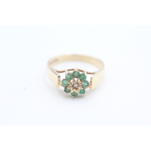 91 - 9ct gold vintage emerald & diamond cluster ring (2.1g) Size N 1/2