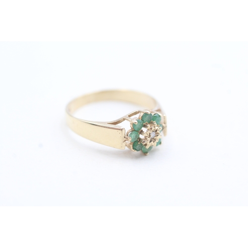 91 - 9ct gold vintage emerald & diamond cluster ring (2.1g) Size N 1/2