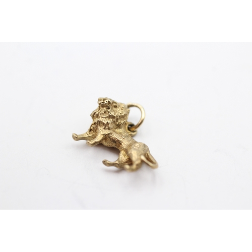 92 - 9ct gold vintage lion charm (2.8g)