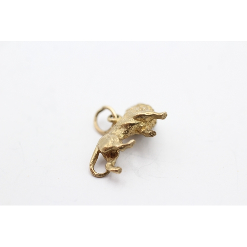 92 - 9ct gold vintage lion charm (2.8g)