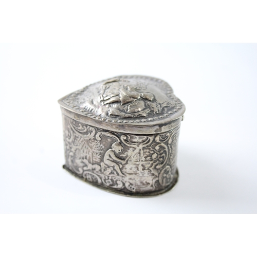 320 - Antique / Vintage Stamped .800 Continental Silver Heart Shaped Trinket Box (59g)