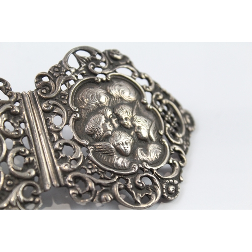 324 - Victorian 1898 Sheffield Sterling Silver Cherub Detailed Belt Buckle (85g)