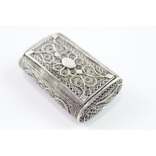 358 - Antique / Vintage .930 Silver Filigree Snuff / Trinket Box (41g)