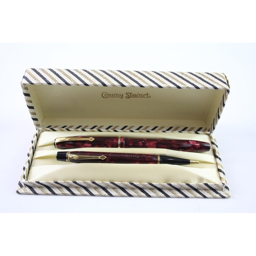 496 - Vintage Conway Stewart 15 Red Fountain Pen w/ 14ct Gold Nib WRITING Boxed