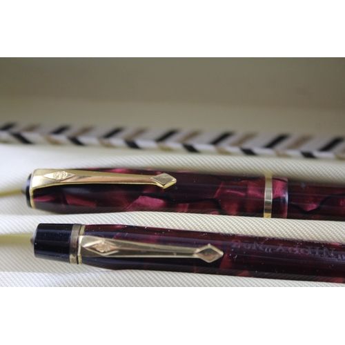 496 - Vintage Conway Stewart 15 Red Fountain Pen w/ 14ct Gold Nib WRITING Boxed