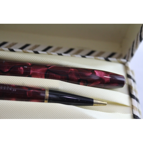 496 - Vintage Conway Stewart 15 Red Fountain Pen w/ 14ct Gold Nib WRITING Boxed