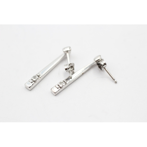 117 - 9ct white gold diamond drop earrings (1.3g)