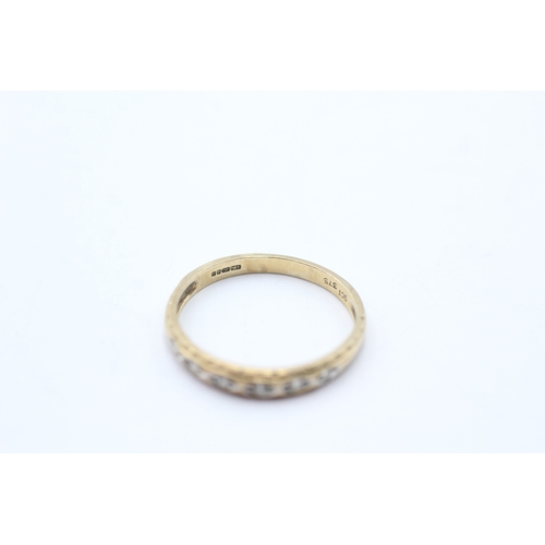 118 - 9ct gold vintage diamond half eternity ring (1.3g) Size M