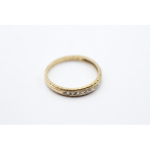 118 - 9ct gold vintage diamond half eternity ring (1.3g) Size M