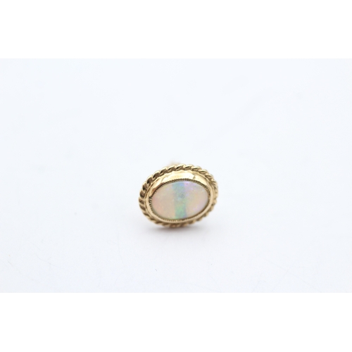 123 - 9ct gold opal stud earrings (1.4g)