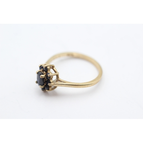 130 - 9ct gold vintage sapphire cluster ring (2.1g) Size O