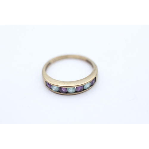 135 - 9ct gold amethyst & blue topaz half eternity ring (1.4g) Size H 1/2