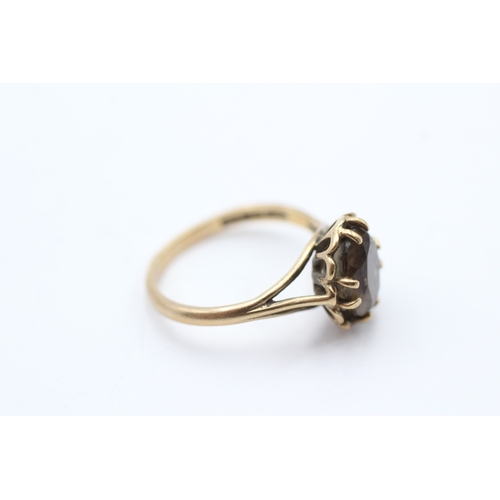 152 - 9ct gold 1970's smokey quartz dress ring (2.7g) Size O 1/2