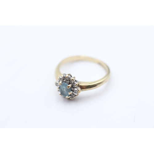 16 - 9ct gold diamond & blue gemstone cluster dress ring (1.9g) Size I