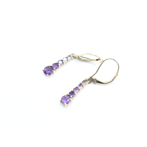 160 - 9ct gold graduated amethyst drop earrings (1.5g)