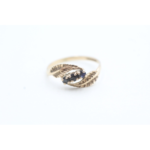 162 - 9ct gold vintage sapphire dress ring (1.3g) Size M