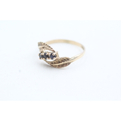 162 - 9ct gold vintage sapphire dress ring (1.3g) Size M