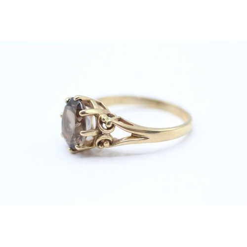 175 - 9ct gold vintage smokey quartz dress ring (2.9g) Size P