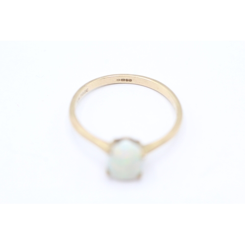 178 - 9ct gold opal dress ring (1.2g) Size N