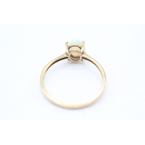 178 - 9ct gold opal dress ring (1.2g) Size N