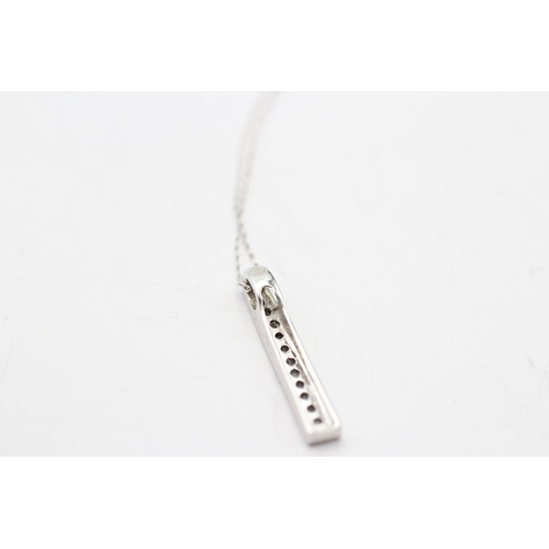 18 - 9ct white gold diamond bar pendant necklace (1.5g)