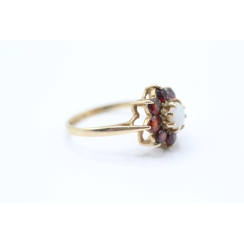 187 - 9ct gold vintage opal & garnet cluster ring (2.5g) Size M