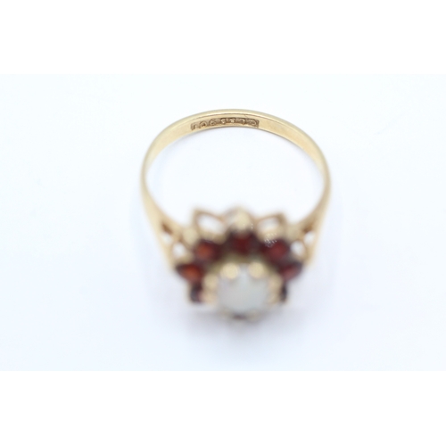 187 - 9ct gold vintage opal & garnet cluster ring (2.5g) Size M