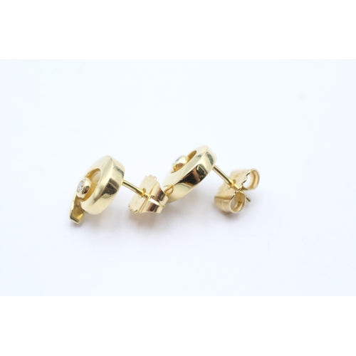 189 - 18ct gold diamond set stud earrings (5.5g)